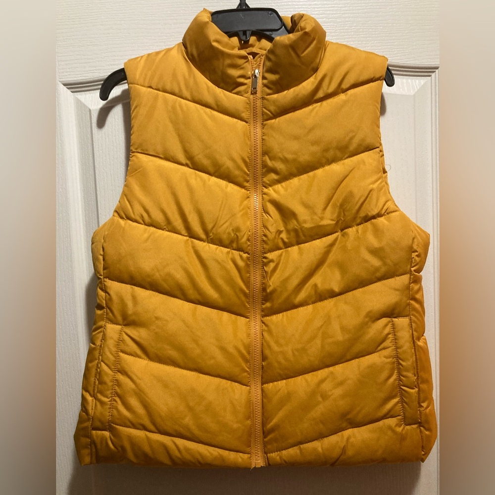 NY&CO Chevron Puffer Vest
